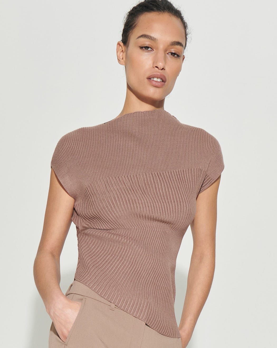 TOPS AND SWEATERS