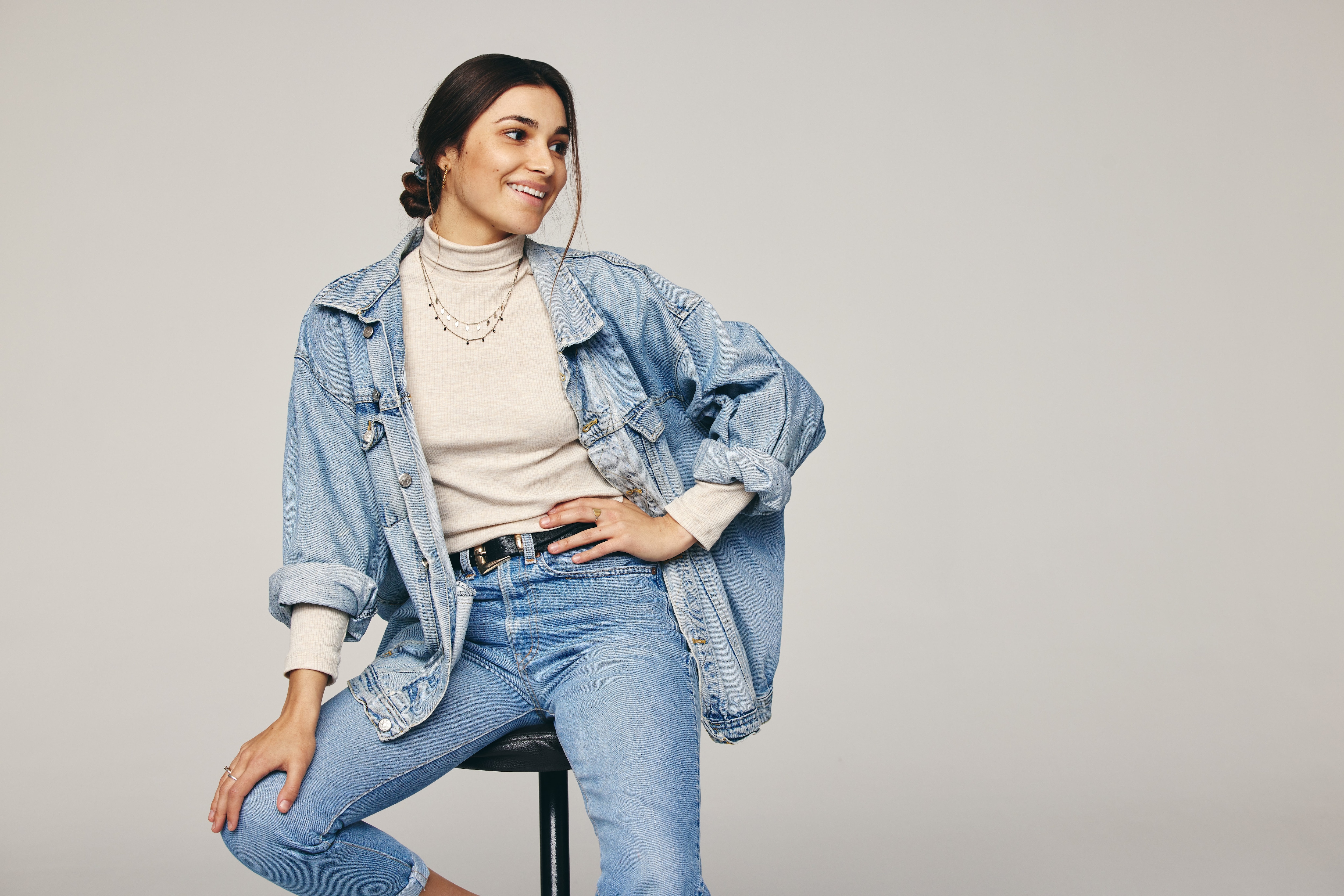 Jean Jacket Outfits The Ultimate Casual Look You Need in Your Wardrobe.jpg