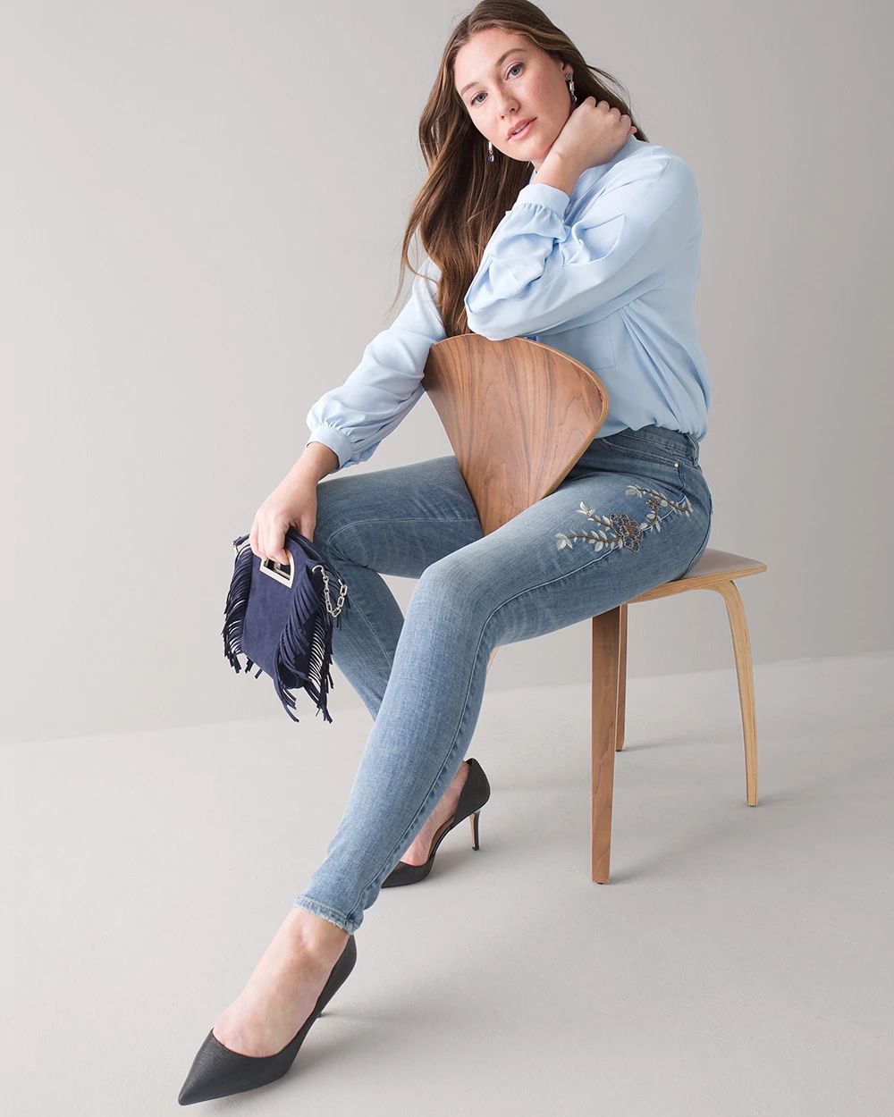Mid Rise Everyday Soft Denim Floral Embroidered Skinny Jeans