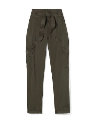 Extra High-Rise Relaxed Tapered Ankle Pant