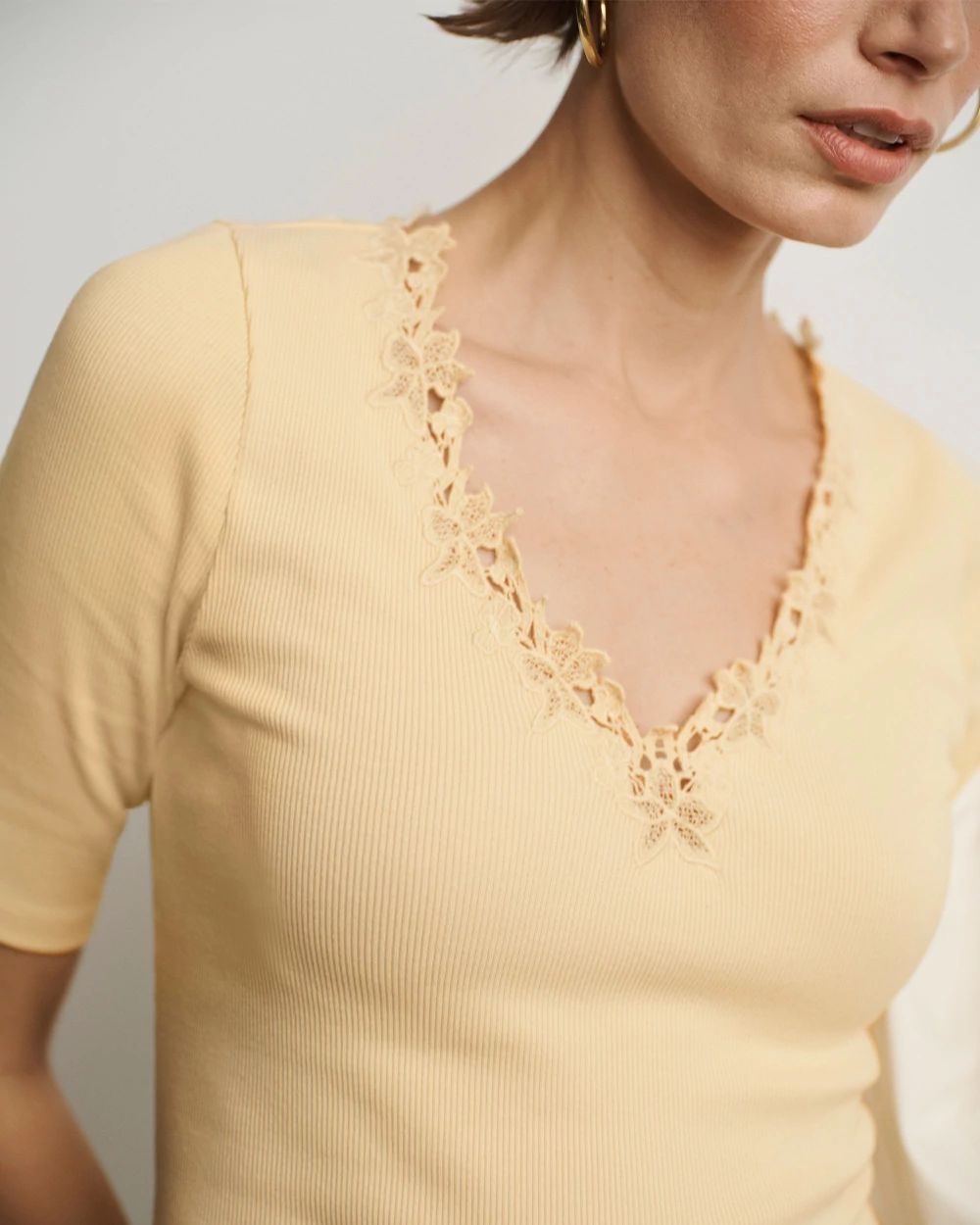 WHBM FORME™ Lace Trim V-neck Tee