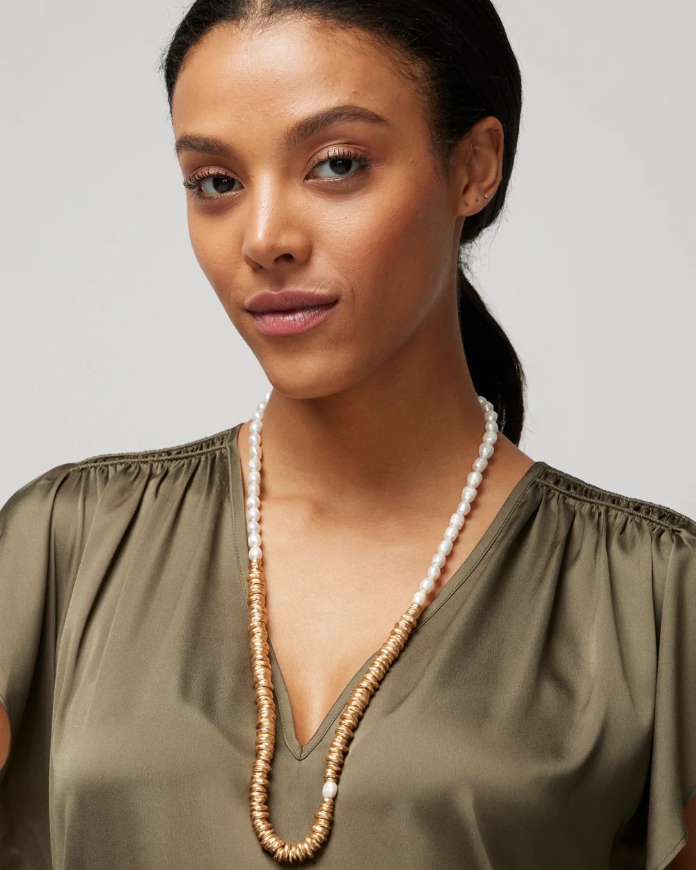 Freshwater Pearl and Goldtone Disc Singlestrand Necklace click to view larger image.