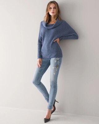 Petite Mid-Rise Everyday Soft Denim™ Floral Embroidered Skinny Jeans