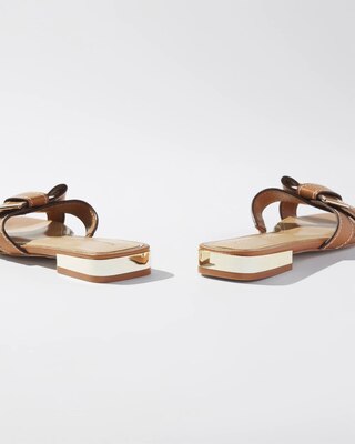 Knotted Flat