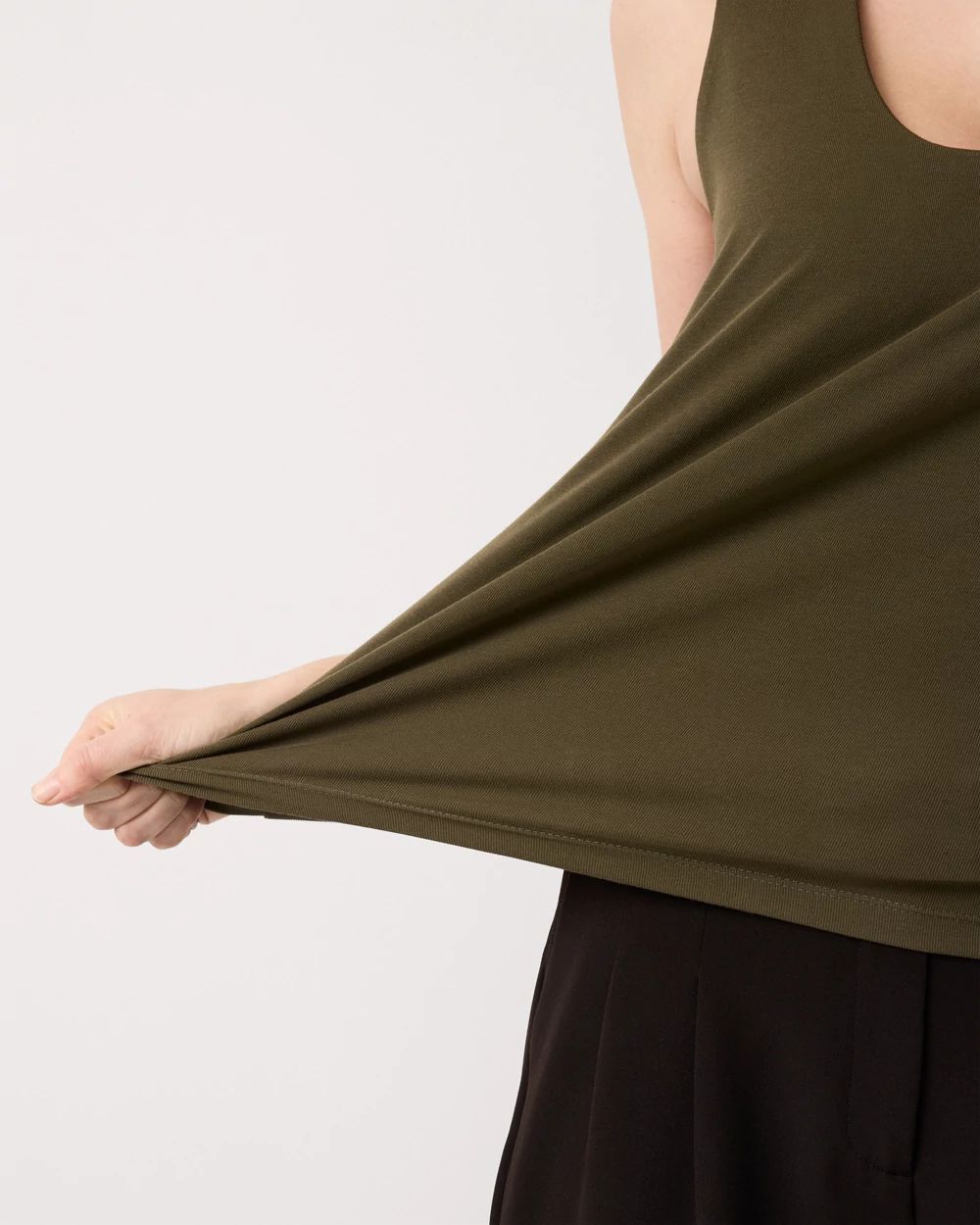 WHBM FORME™ All Ways Stretch Scoop Neck Shell