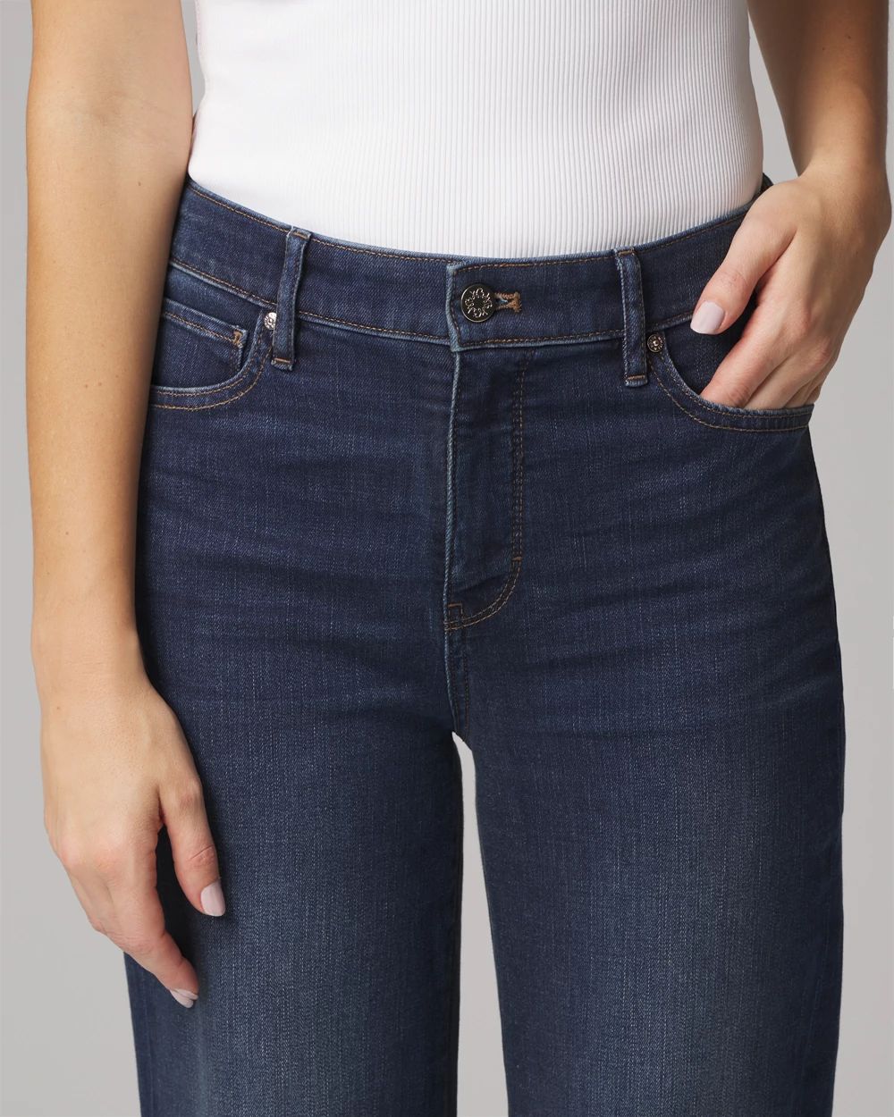 Petite High-Rise Everyday Soft Wide Leg Jeans