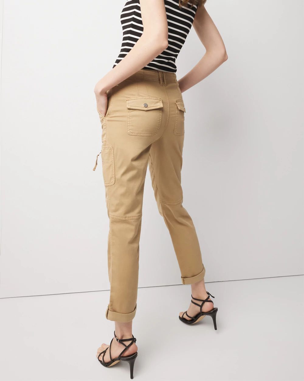 Mid-Rise Pret-A-Pedi Straight Cropped Pants