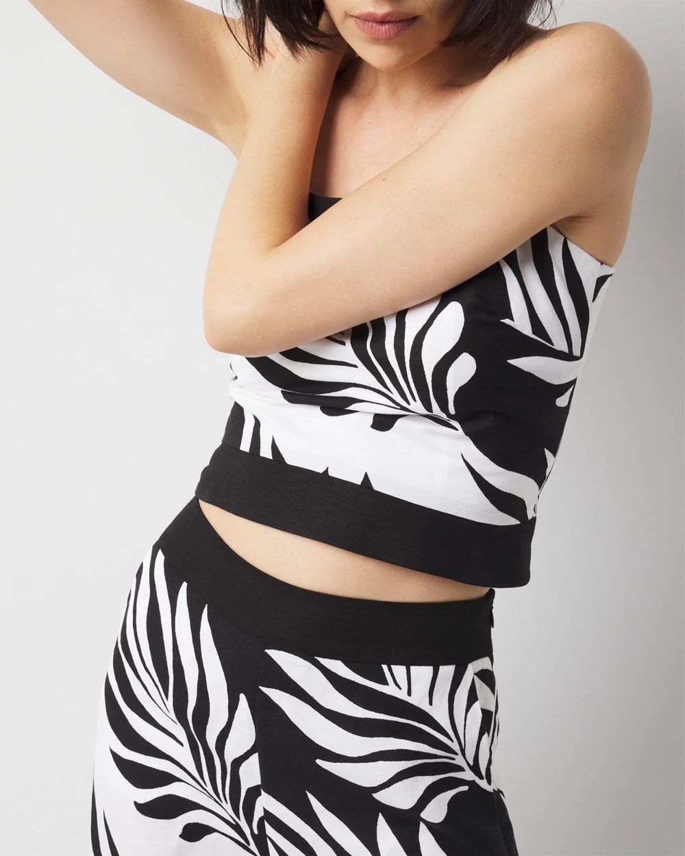 Petite Linen-Blend Palm Print Cropped Wide Leg Pant click to view larger image.