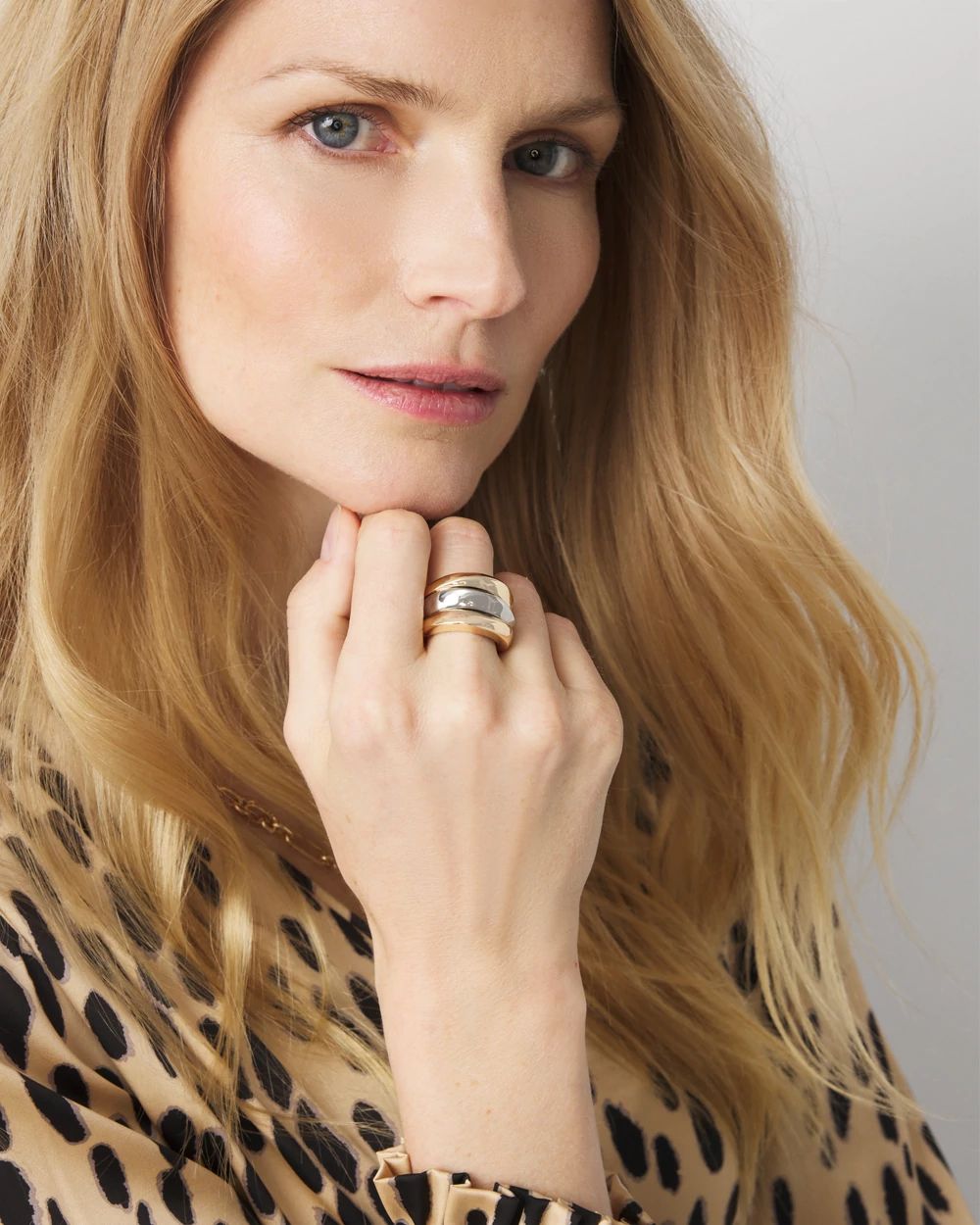 Sculptural Wave Stretch Ring