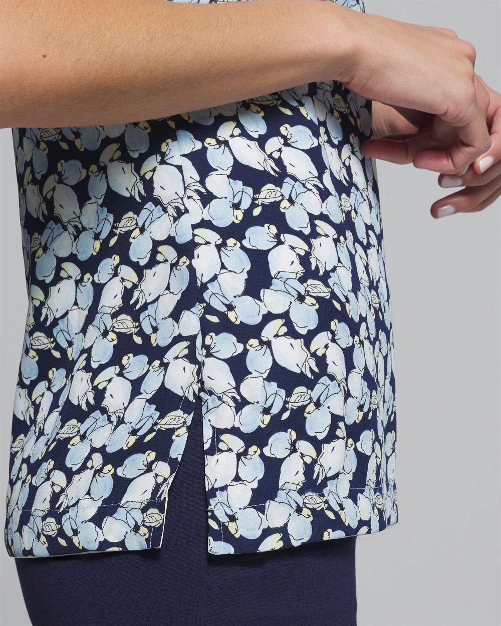 Outlet WHBM V-Neck Shell
