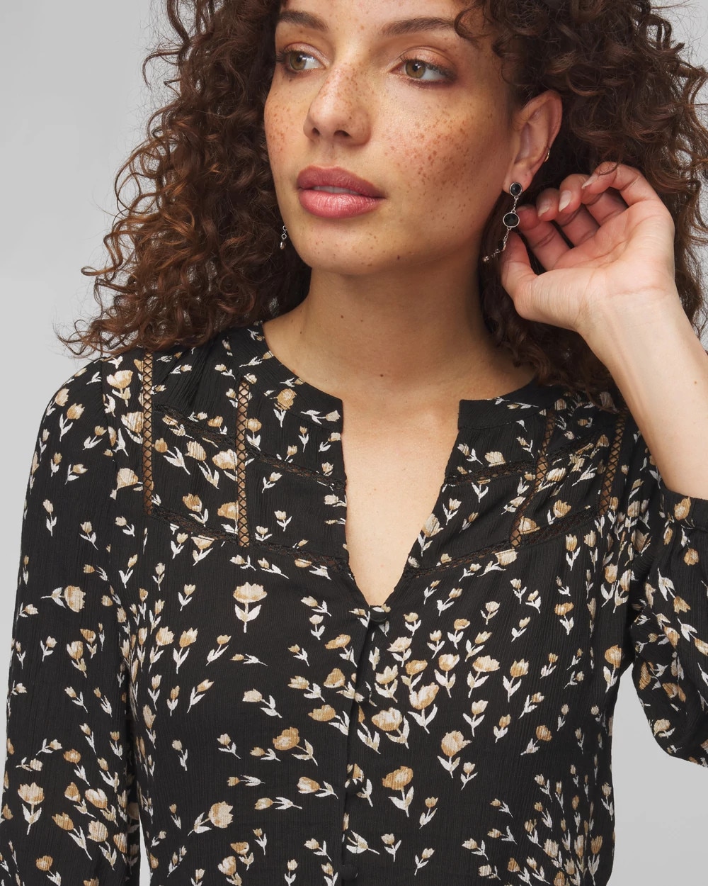 3/4 Sleeve V-Neck Crinkle Blouse