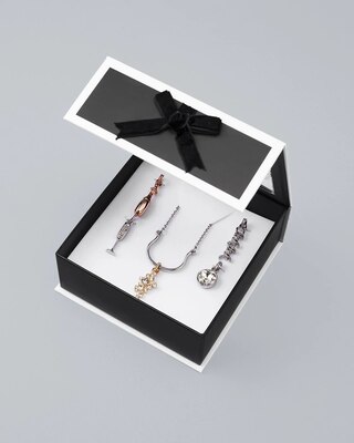 Party & Rosé Charm Necklace Gift Set