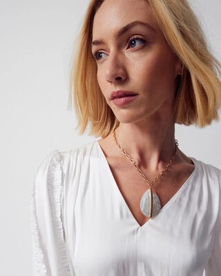 Goldtone & Mother of Pearl Pendant Necklace