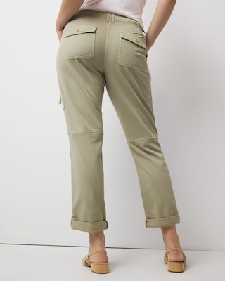 Mid-Rise Pret-A-Pedi Straight Cropped Pants click to view larger image.