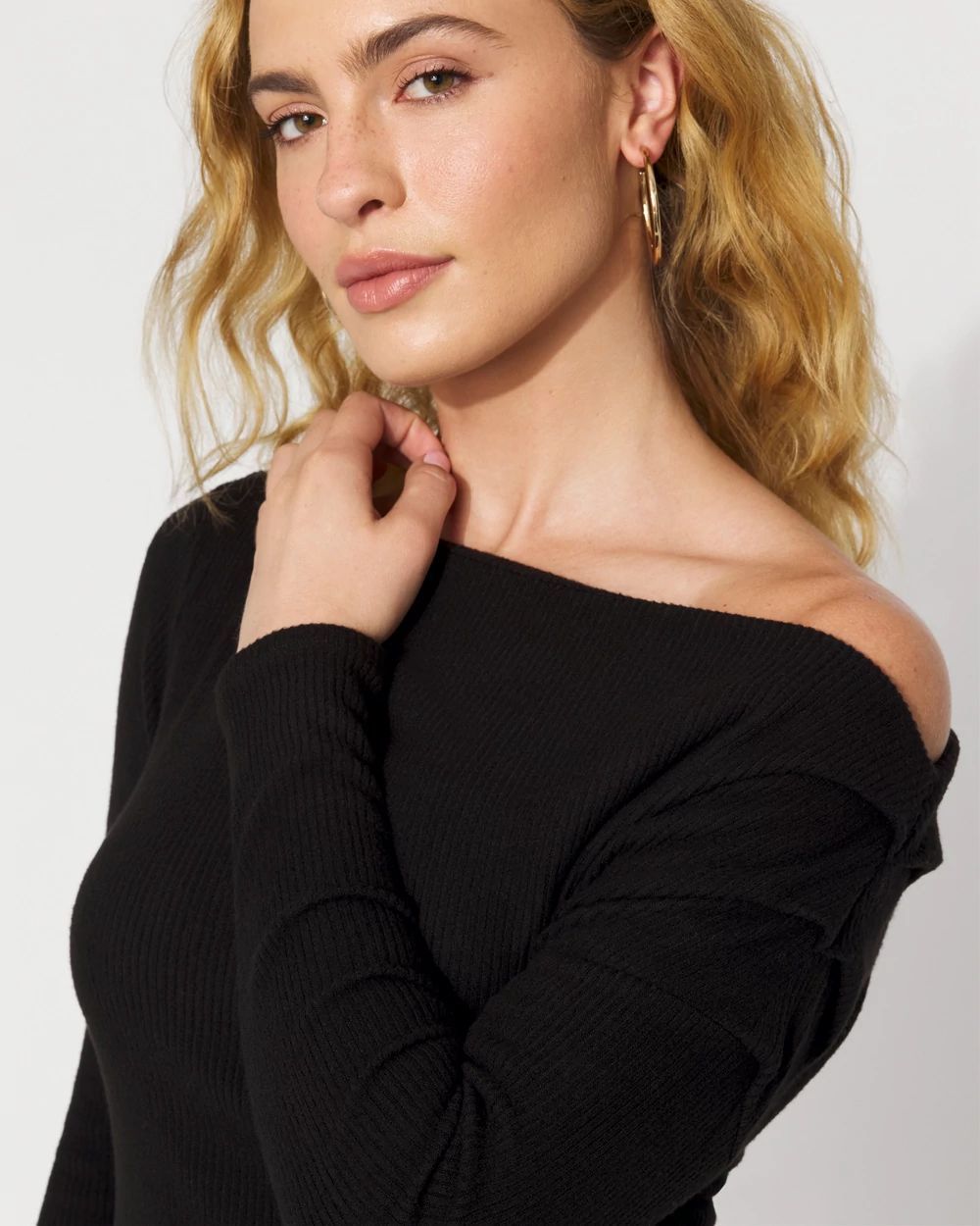 Off-The-Shoulder Rib Snit Top