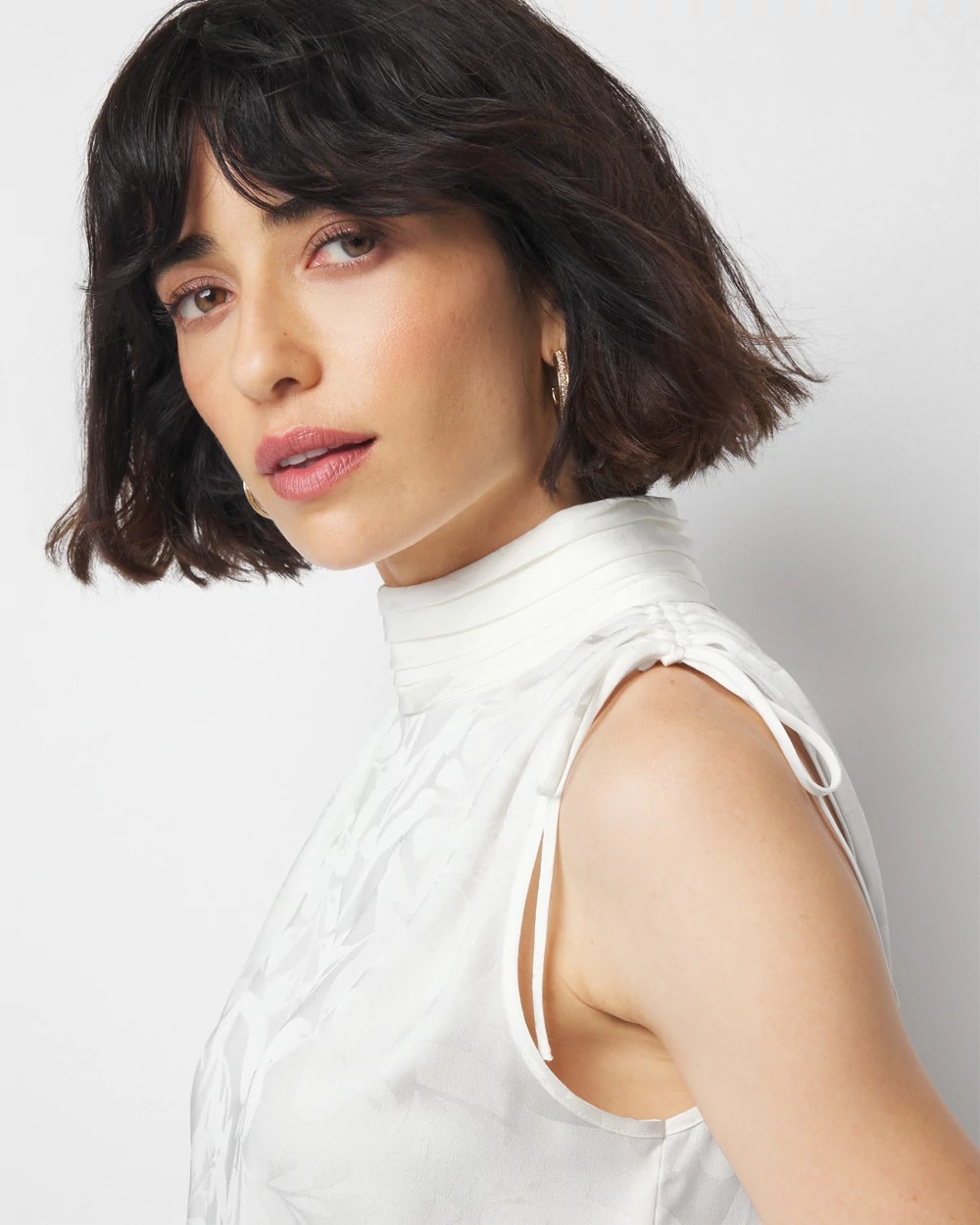 Sleeveless Mockneck Shell Top