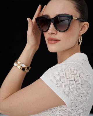 Mother of Pearl Stretch Bracelet click to view larger image.