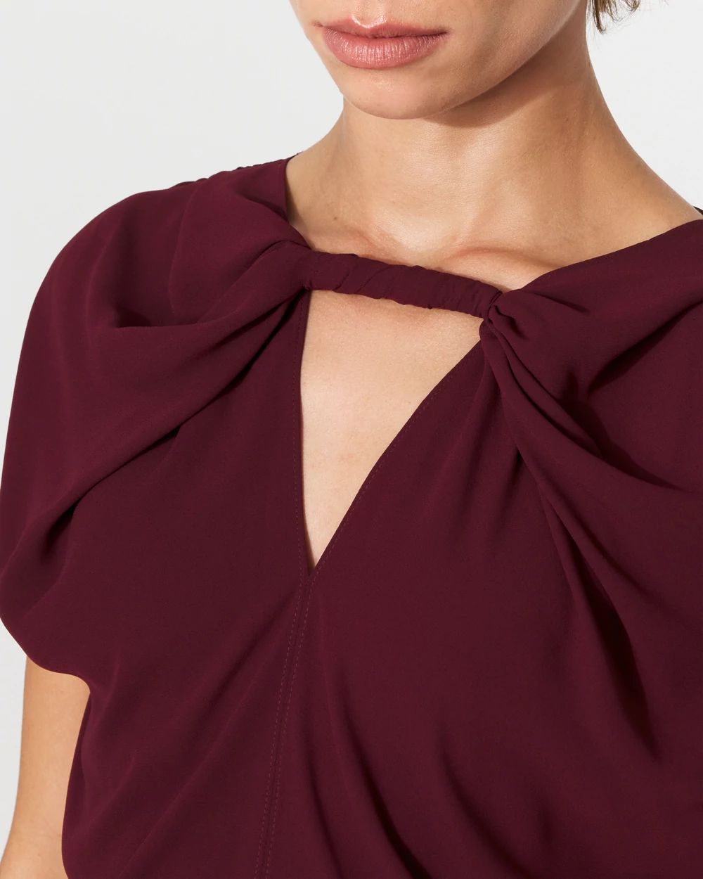 Twist-Neck Keyhole Shell