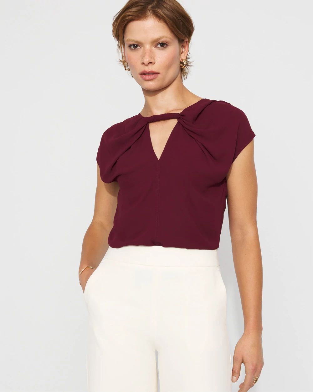 Twist-Neck Keyhole Shell