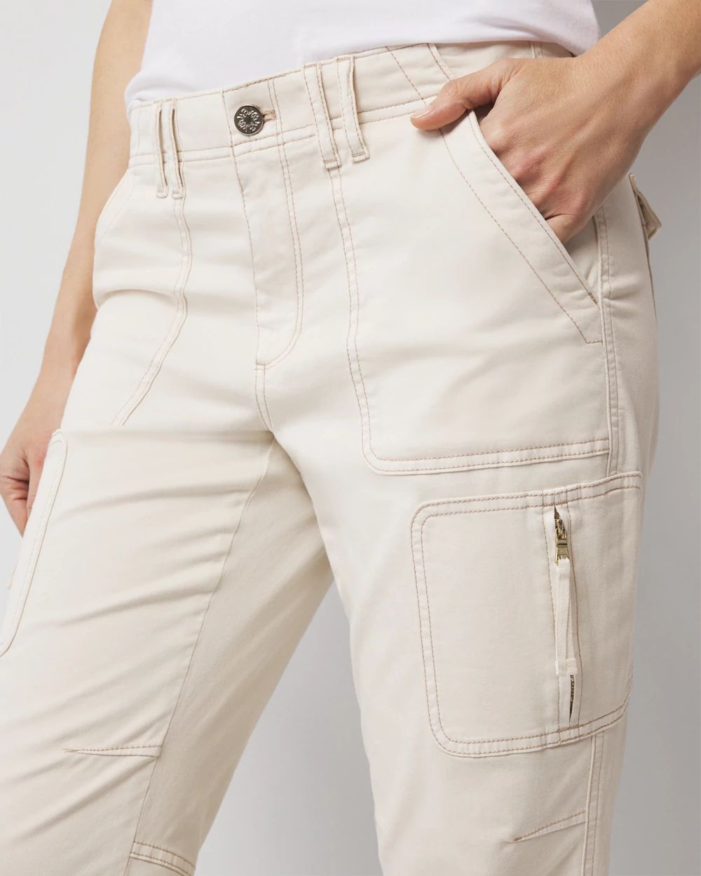 Petite Mid-Rise Pret-A-Pedi Straight Cropped Pants