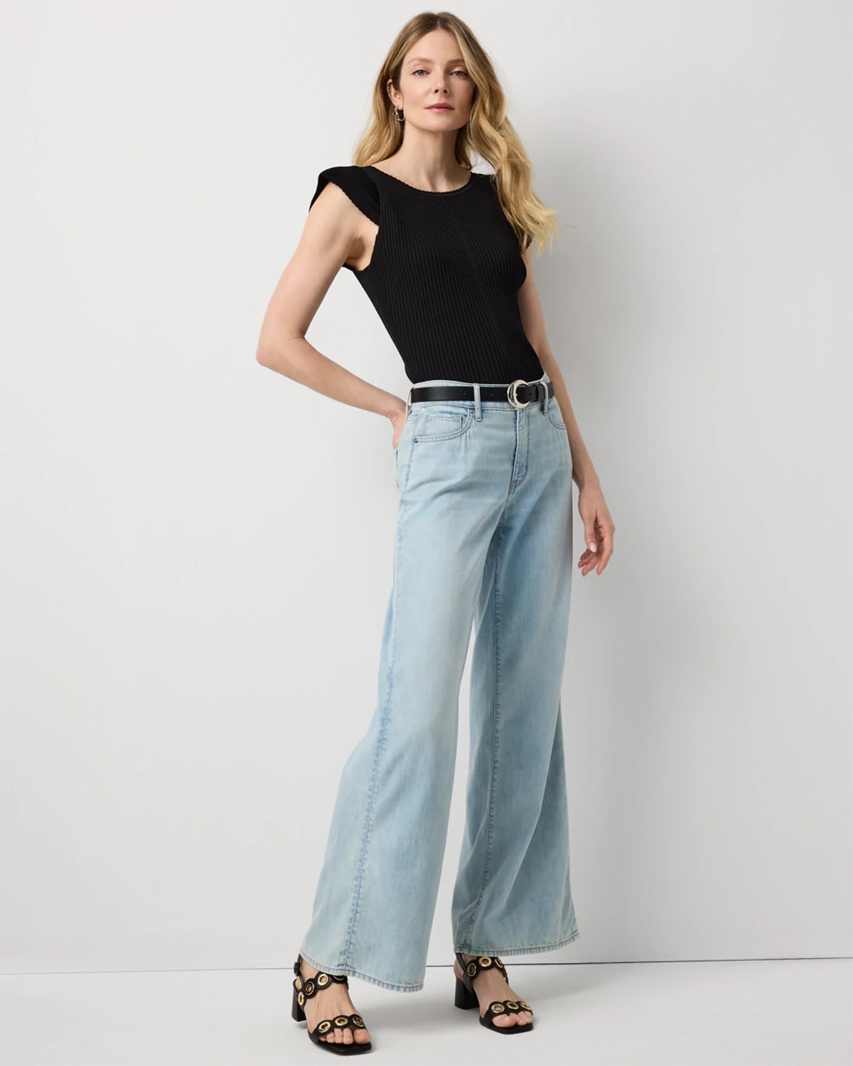 Women's Petite Mid-Rise Wide Leg Featherweight Jeans in Gallery Antique size 8 | White House Black Market