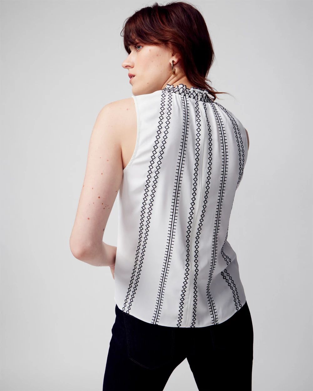 Sleeveless Contrast Stitch Top