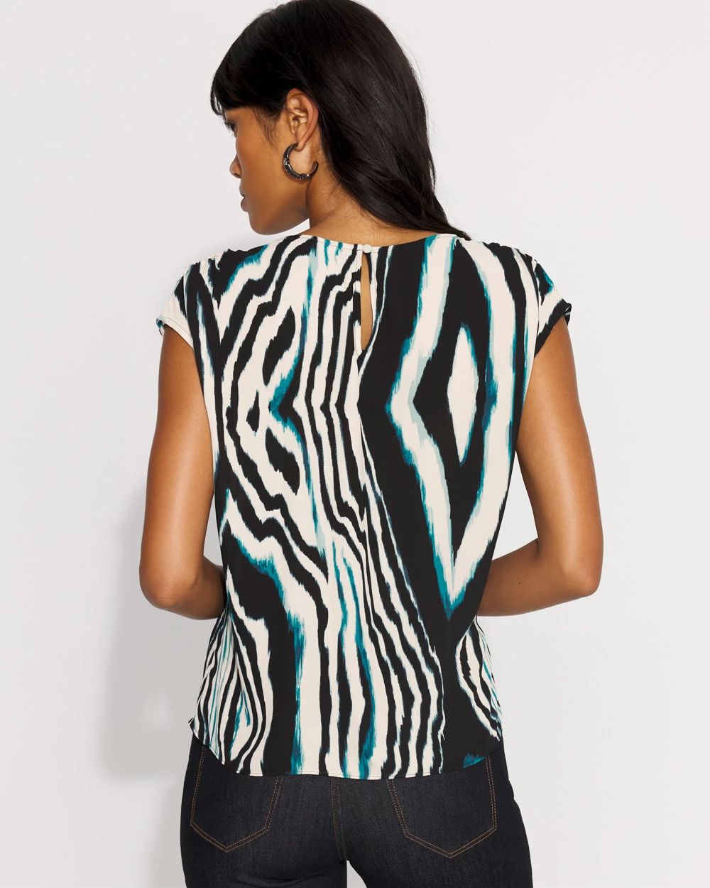 Twist-Neck Keyhole Shell