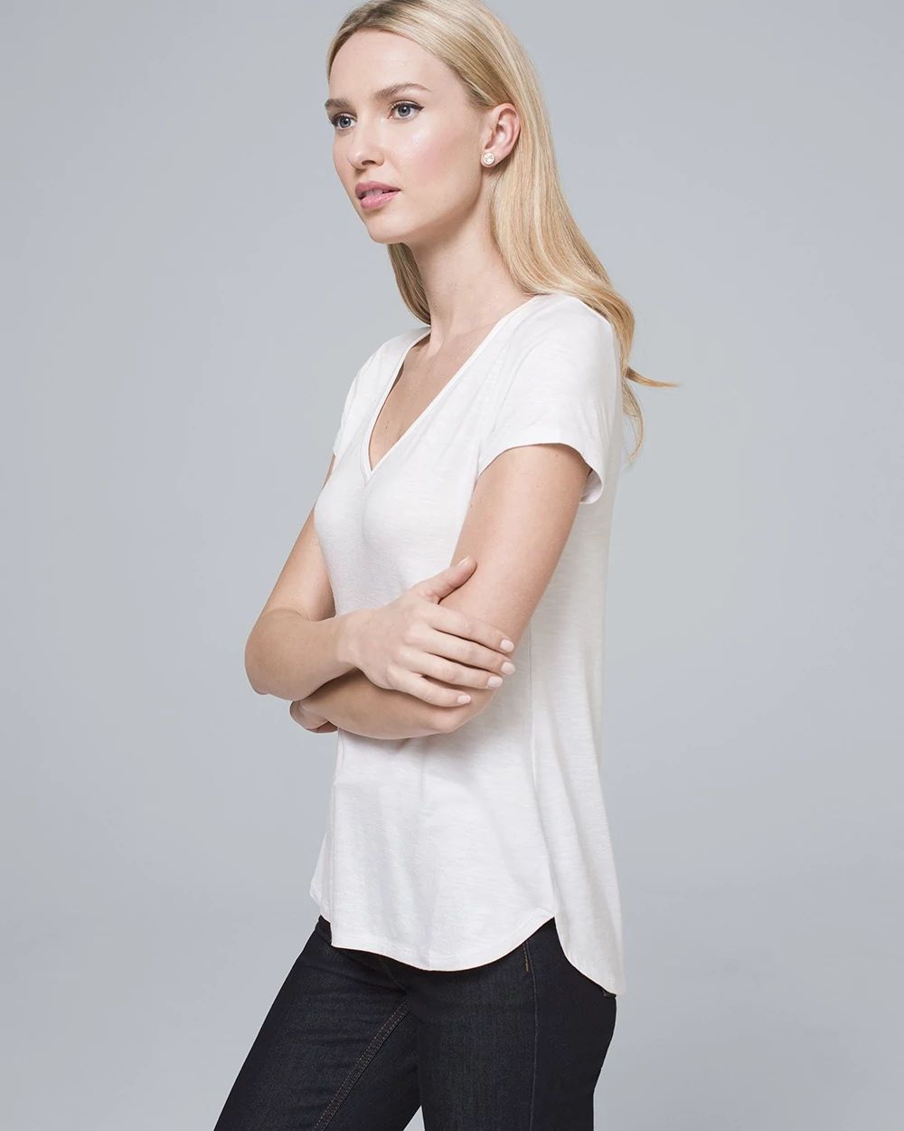 EVERYDAY V-NECK TEE