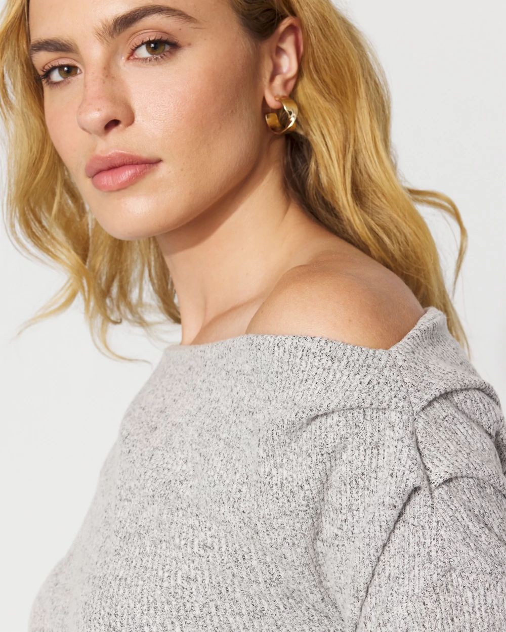 Off-The-Shoulder Rib Snit Top