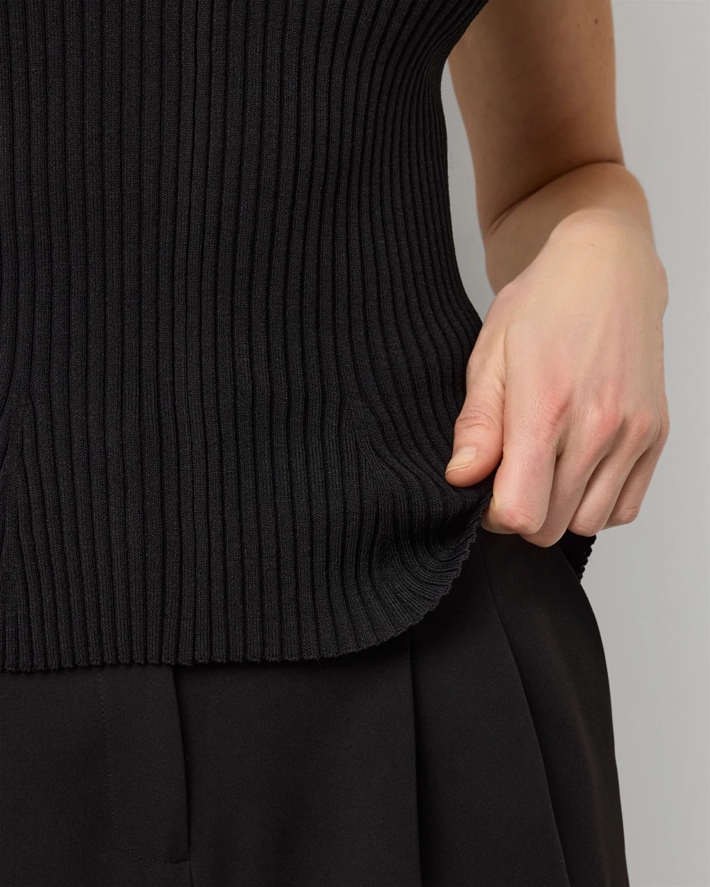 Flutter Sleeve Ribbed Pullover Sweater - image 3