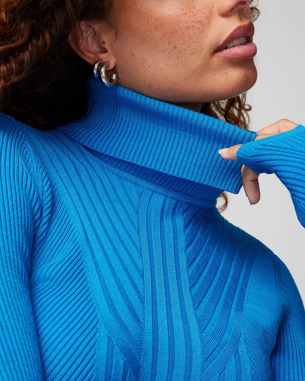 Long-Sleeve Ribbed Turtleneck
