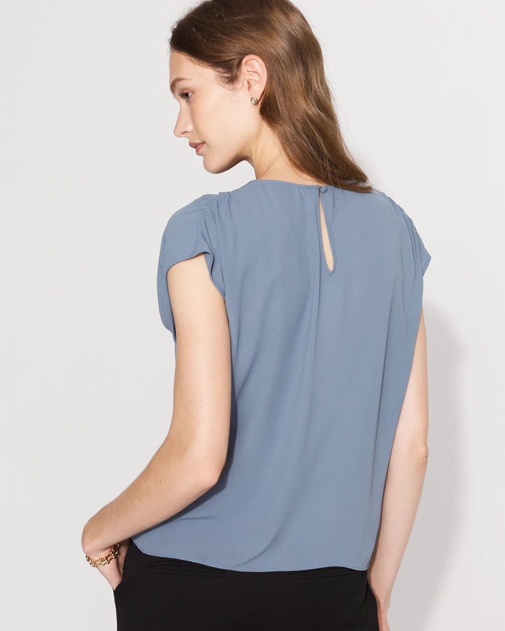 Twist-Neck Keyhole Shell