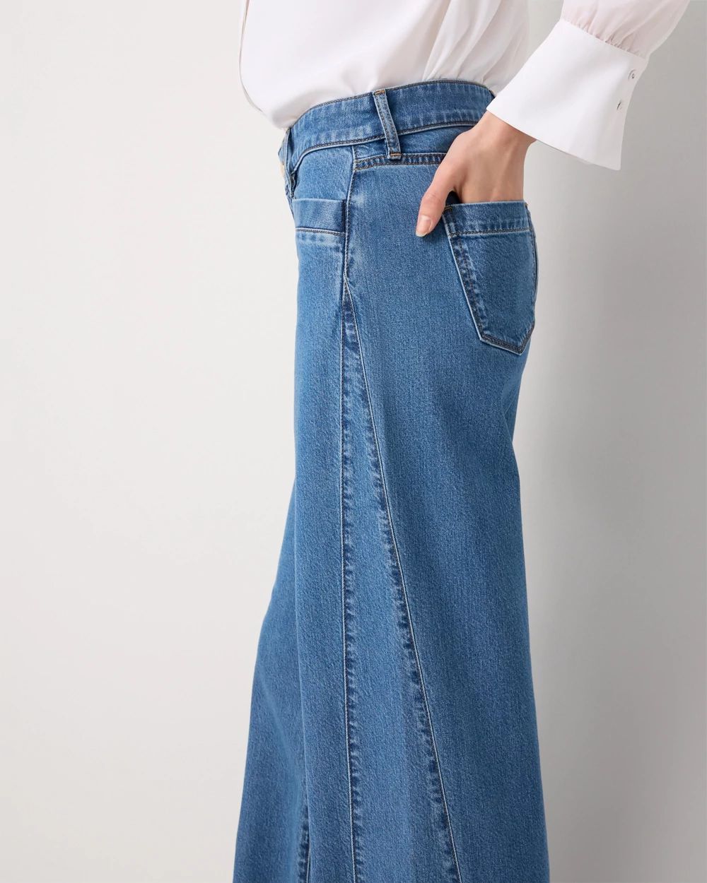 Mid-Rise Wide Leg Jean