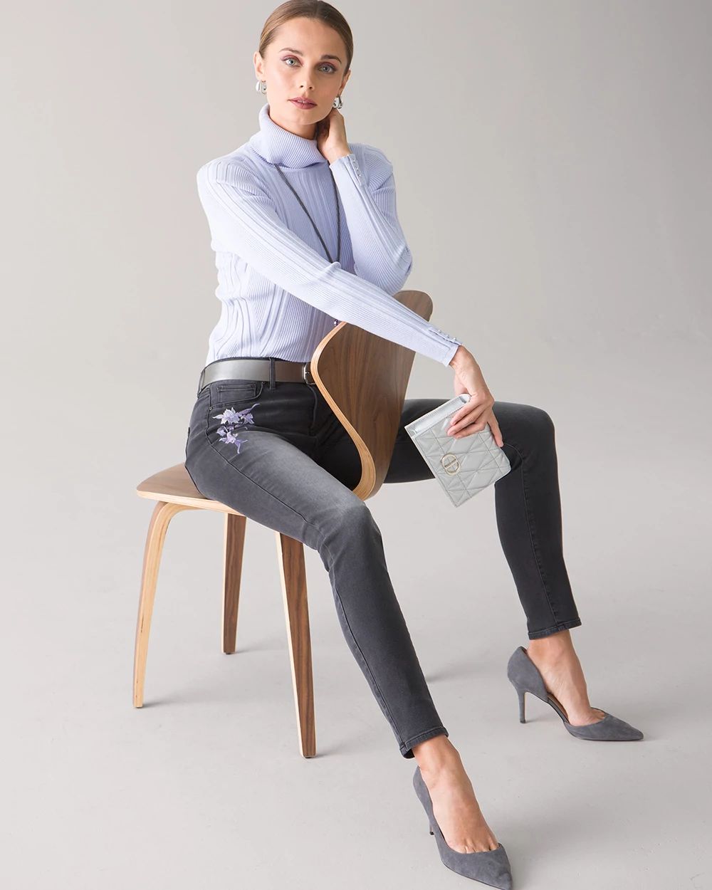 Curvy-Fit Mid-Rise Floral Embroidered Skinny Jeans