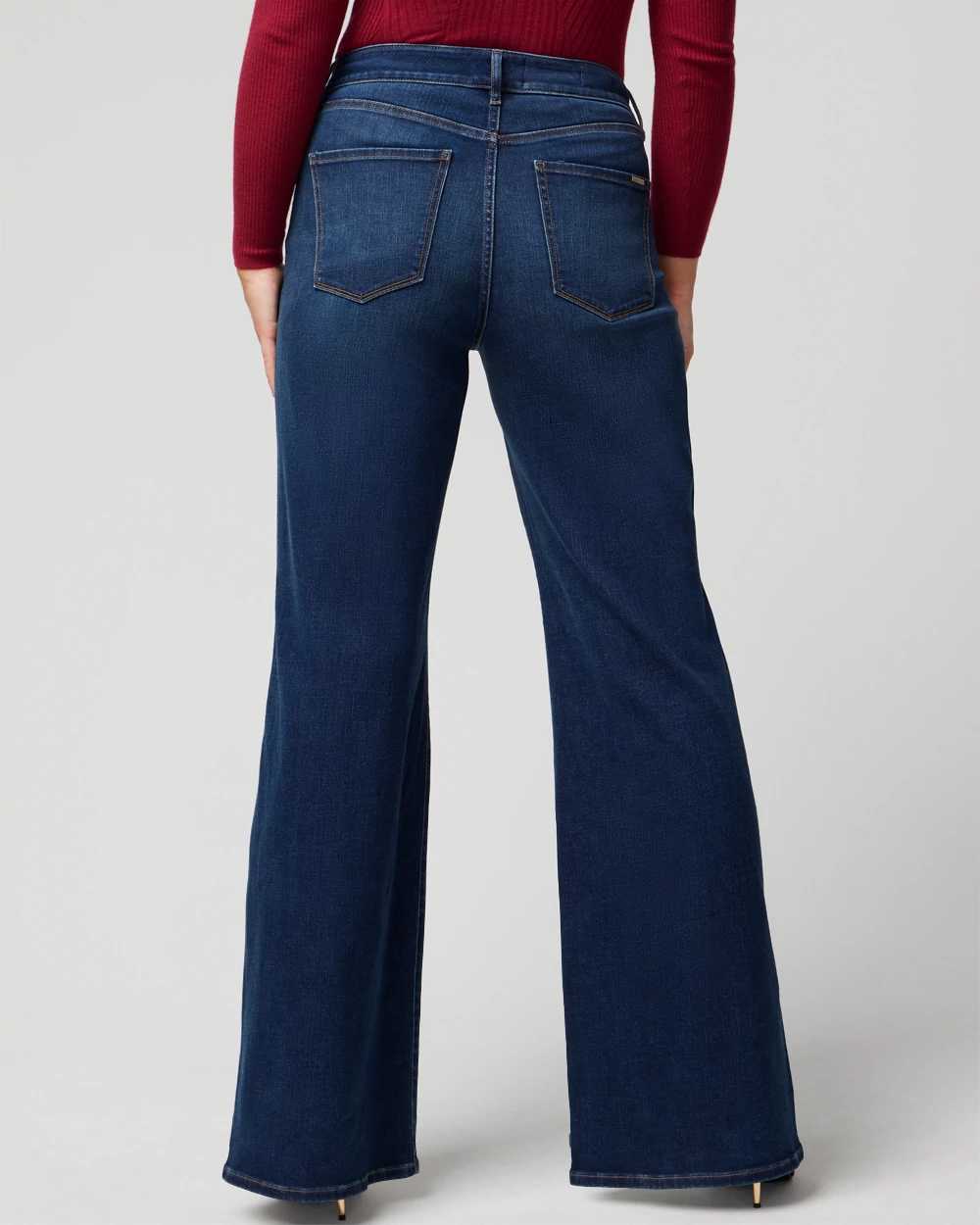 Curvy High-Rise Everyday Soft Wide Leg Jeans click to view larger image.