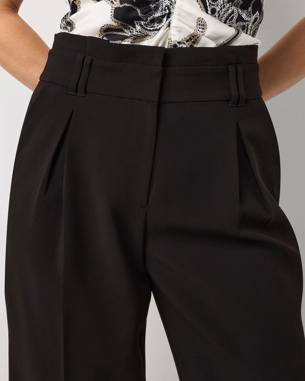 Petite Pleated Cropped Wide Leg Pant