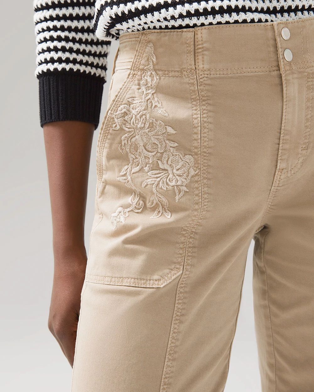 Mid-Rise Pret-A-Pedi Crop Pants