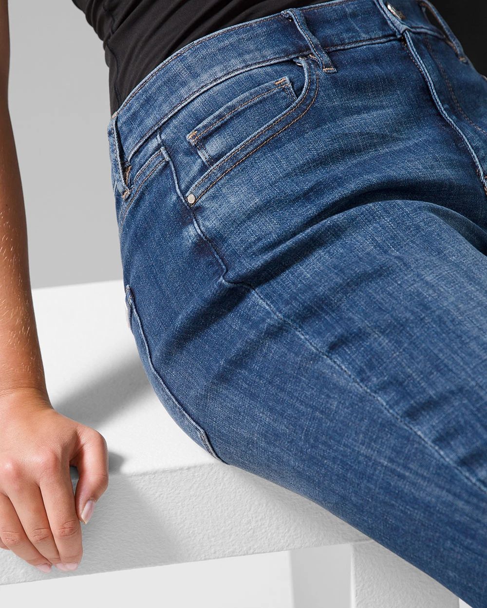 Curvy Mid-Rise Everyday Soft Denim™ Girlfriend Jeans